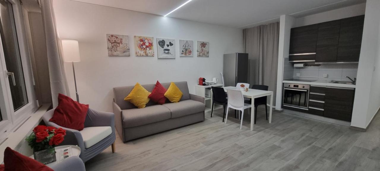 Adele'S Apartment Биссоне Экстерьер фото