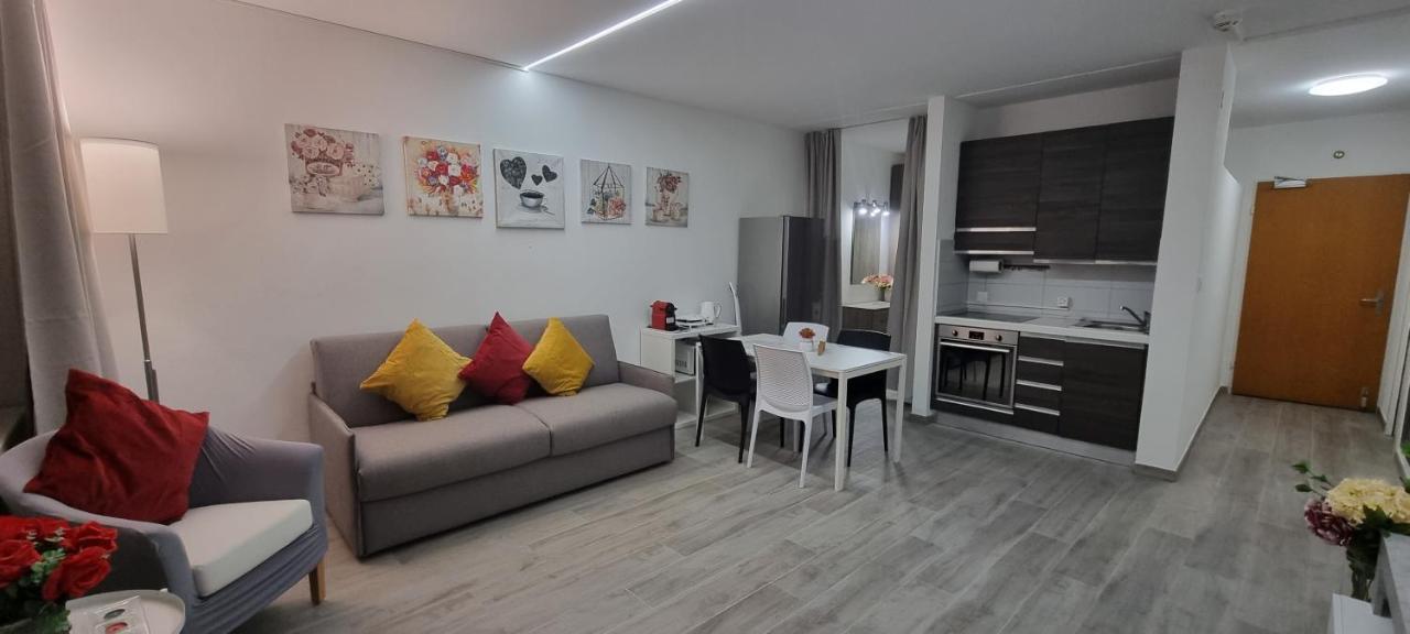 Adele'S Apartment Биссоне Экстерьер фото